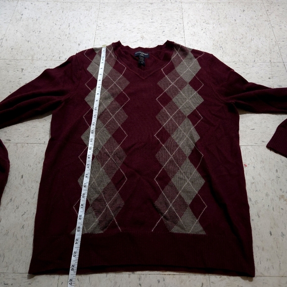 Banana Republic | V-Neck Burgundy Argyle Sweater 100% merino wool - Picture 7 of 8